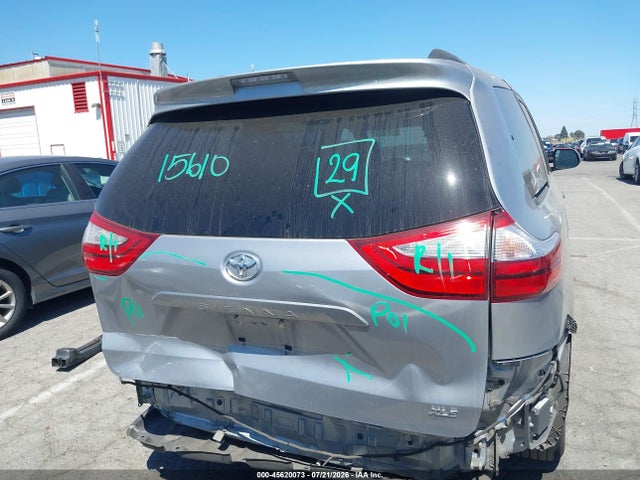 5TDYZ3DC5HS788409 Toyota Sienna Xle 8 Passenger