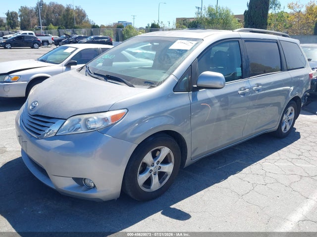 5TDYZ3DC5HS788409 Toyota Sienna Xle 8 Passenger
