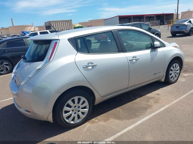 Nissan LEAF S 2015 1N4AZ0CP4FC329803 Image 4
