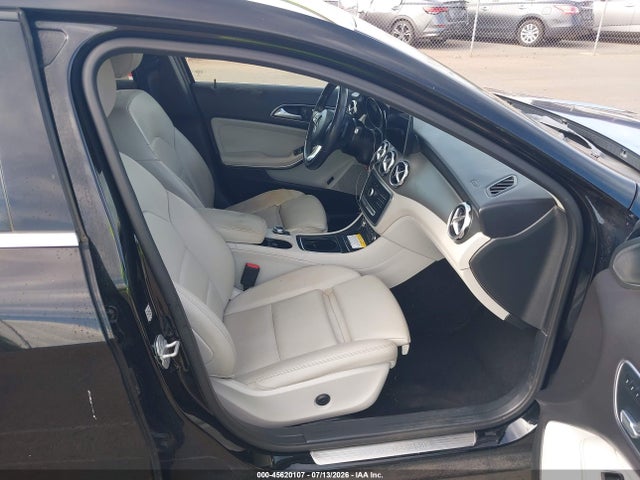 WDCTG4EB7JJ465102 Mercedes-Benz GLA 250