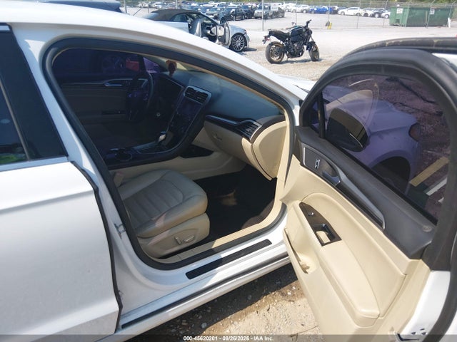 3FA6P0HD4FR144789 Ford FUSION SE