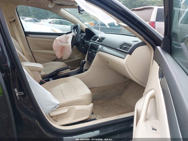 2013 Volkswagen Passat 2.5l Wolfsburg Edition მანქანა იყიდება აუქციონზე, vin: 1VWAH7A35DC144854, აუქციონის ნომერი: 45620295