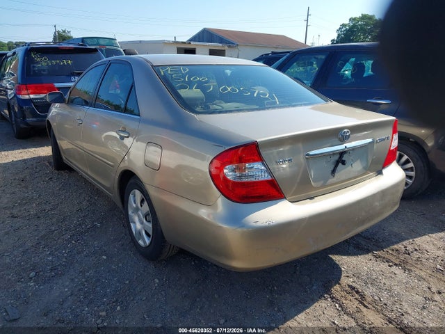 45620352 :رقم المزاد ، 4T1BE32K62U636312 vin ، 2002 Toyota Camry Le مزاد بيع