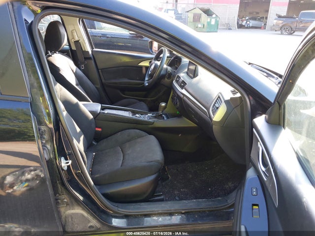 Продаж на аукціоні авто 2018 Mazda Mazda3 Sport, vin: 3MZBN1U73JM223135, номер лоту: 45620420