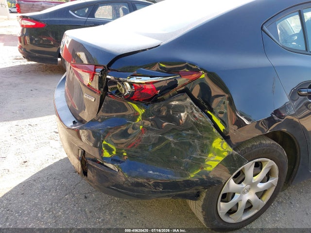 Продаж на аукціоні авто 2018 Mazda Mazda3 Sport, vin: 3MZBN1U73JM223135, номер лоту: 45620420