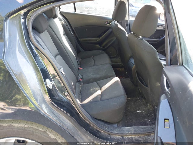 Продаж на аукціоні авто 2018 Mazda Mazda3 Sport, vin: 3MZBN1U73JM223135, номер лоту: 45620420