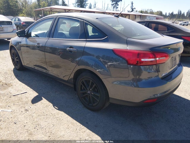 Ford FOCUS SE 2017 1FADP3F24HL304455 Image 3
