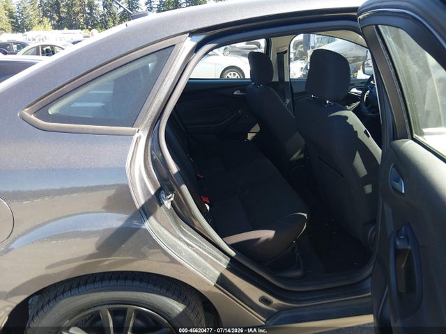 Ford FOCUS SE 2017 1FADP3F24HL304455 Image 8