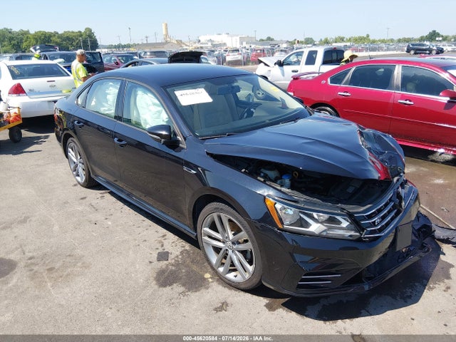 2018 Volkswagen Passat 2.0t R-line/2.0t S მანქანა იყიდება აუქციონზე, vin: 1VWAA7A32JC016300, აუქციონის ნომერი: 45620584