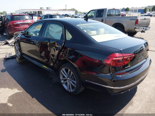 2018 Volkswagen Passat 2.0t R-line/2.0t S მანქანა იყიდება აუქციონზე, vin: 1VWAA7A32JC016300, აუქციონის ნომერი: 45620584