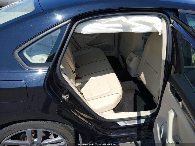 2018 Volkswagen Passat 2.0t R-line/2.0t S მანქანა იყიდება აუქციონზე, vin: 1VWAA7A32JC016300, აუქციონის ნომერი: 45620584
