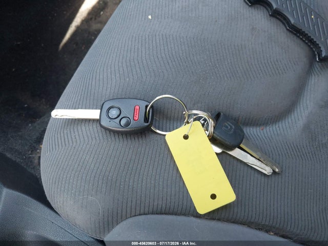 45620603 :رقم المزاد ، JHMGE8H28AS007027 vin ، 2010 Honda Fit مزاد بيع