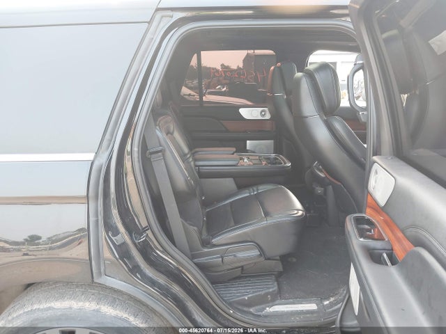 5LMJJ2LTXKEL09394 Lincoln Navigator Reserve