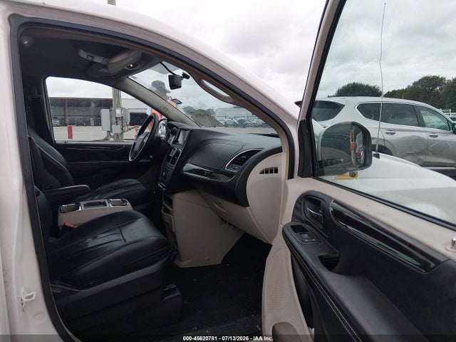 45620781 :رقم المزاد ، 2C4RC1BG7ER156421 vin ، 2014 Chrysler Town & Country Touring مزاد بيع