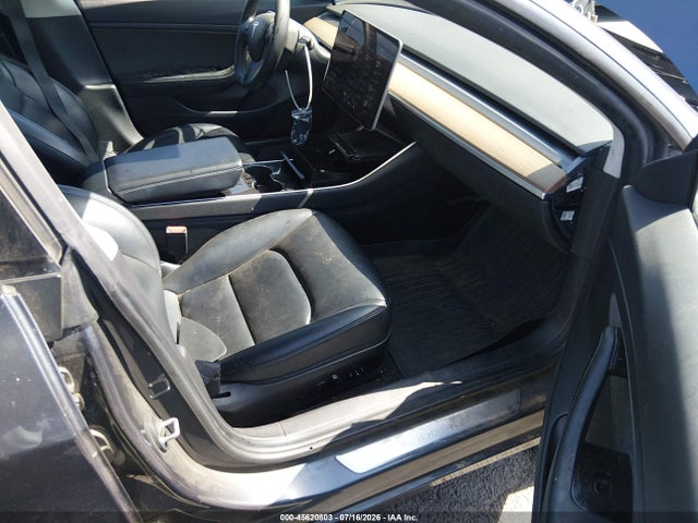 2020 Tesla Model 3 Standard Range Plus Rear-wheel Drive/standard Range Rear-wheel Drive მანქანა იყიდება აუქციონზე, vin: 5YJ3E1EAXLF633830, აუქციონის ნომერი: 45620803