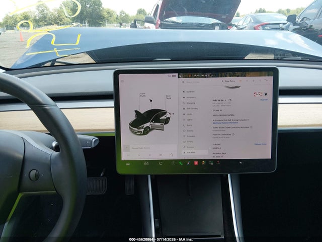 2020 Tesla Model 3 Long Range Dual Motor All-wheel Drive მანქანა იყიდება აუქციონზე, vin: 5YJ3E1EBXLF647994, აუქციონის ნომერი: 45620864