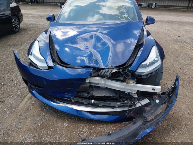 2020 Tesla Model 3 Long Range Dual Motor All-wheel Drive მანქანა იყიდება აუქციონზე, vin: 5YJ3E1EBXLF647994, აუქციონის ნომერი: 45620864