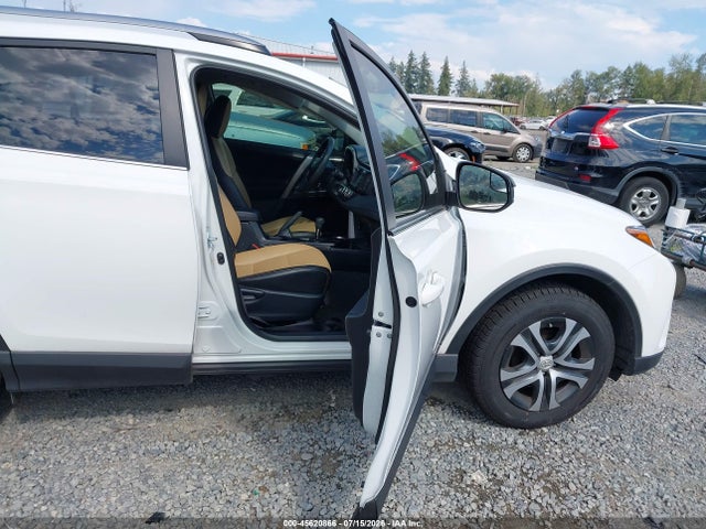 Auction sale of the 2018 Toyota Rav4 Le, vin: JTMZFREV4JJ203340, lot number: 45620866