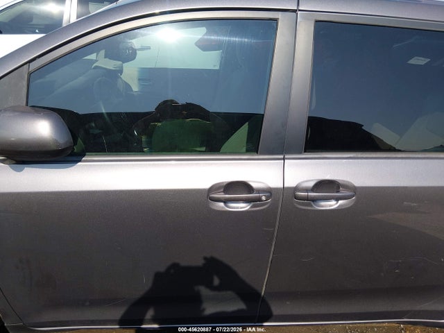 Продаж на аукціоні авто 2015 Toyota Sienna Le 8 Passenger, vin: 5TDKK3DC9FS633336, номер лоту: 45620887