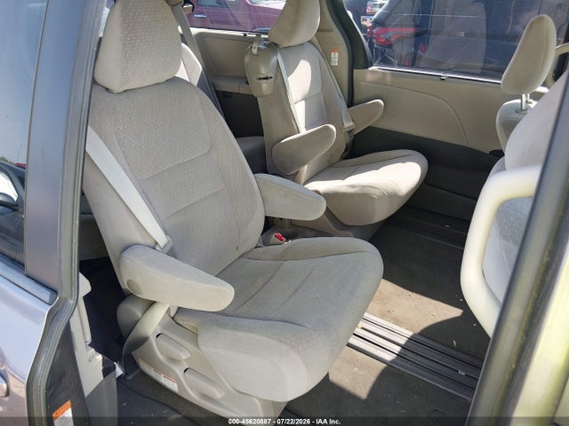 Продаж на аукціоні авто 2015 Toyota Sienna Le 8 Passenger, vin: 5TDKK3DC9FS633336, номер лоту: 45620887