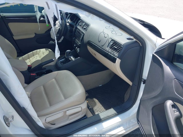 45620943 :رقم المزاد ، 3VWL07AJ5GM344652 vin ، 2016 Volkswagen Jetta 1.8t Sel مزاد بيع