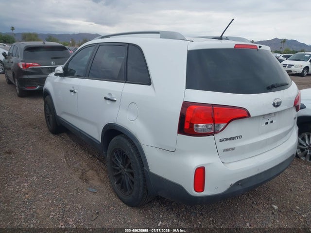 KIA SORENTO LX 2014 5XYKT4A65EG472173 Image 3
