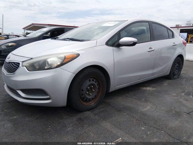 KIA FORTE LX 2016 KNAFK4A63G5555243 Image 2