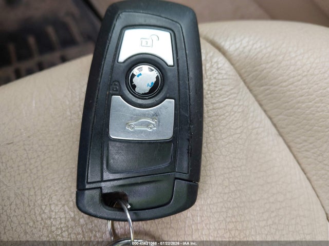 2014 Bmw 320i მანქანა იყიდება აუქციონზე, vin: WBA3B1C51EK133508, აუქციონის ნომერი: 45621068