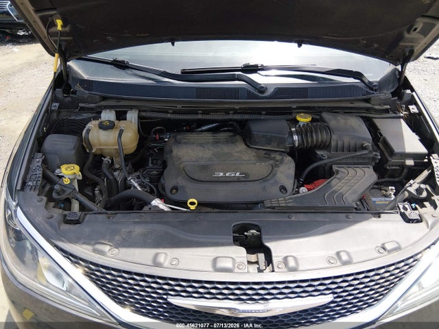 2017 Chrysler Pacifica Touring-l Plus მანქანა იყიდება აუქციონზე, vin: 2C4RC1EG6HR614255, აუქციონის ნომერი: 45621077