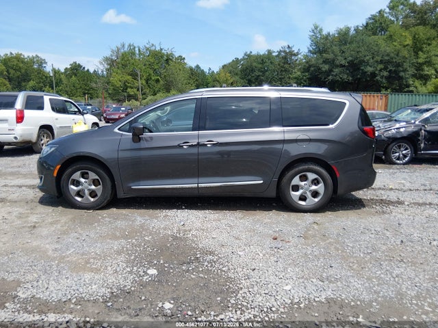 2017 Chrysler Pacifica Touring-l Plus მანქანა იყიდება აუქციონზე, vin: 2C4RC1EG6HR614255, აუქციონის ნომერი: 45621077