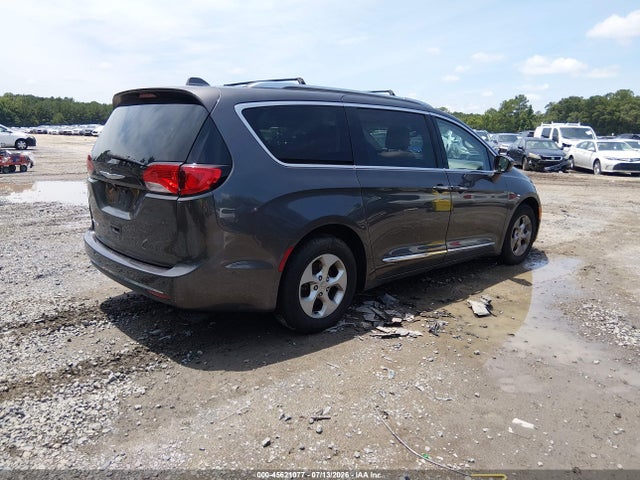 2017 Chrysler Pacifica Touring-l Plus მანქანა იყიდება აუქციონზე, vin: 2C4RC1EG6HR614255, აუქციონის ნომერი: 45621077