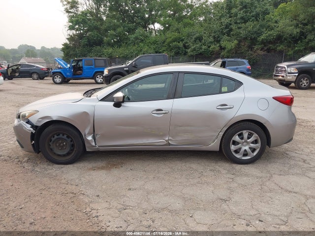 Продажа на аукционе авто 2016 Mazda Mazda3 I Sport, vin: JM1BM1T74G1320535, номер лота: 45621186