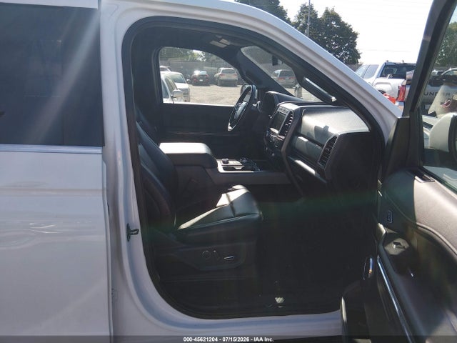 1FMJU1JT2KEA49452 Ford Expedition Xlt