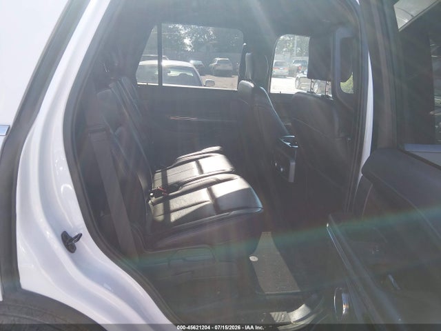 1FMJU1JT2KEA49452 Ford Expedition Xlt