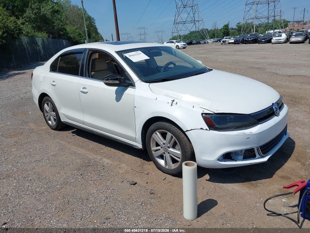 2013 Volkswagen Jetta Hybrid Sel მანქანა იყიდება აუქციონზე, vin: 3VW637AJ4DM231291, აუქციონის ნომერი: 45621219