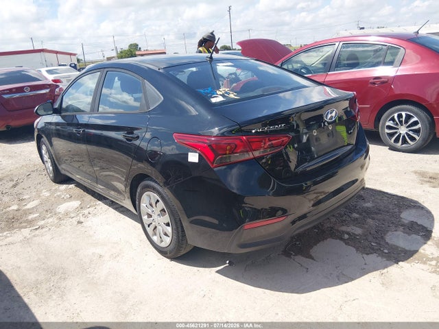 Hyundai ACCENT SE 2018 3KPC24A31JE016630 Image 3