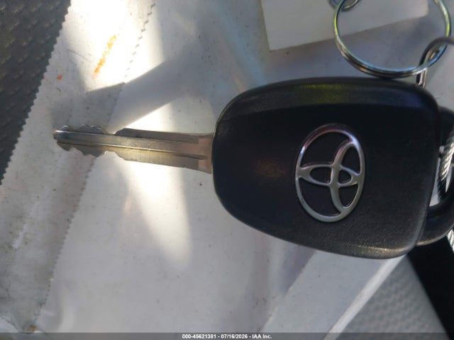 Продаж на аукціоні авто 2015 Toyota Prius C One, vin: JTDKDTB33F1581924, номер лоту: 45621381