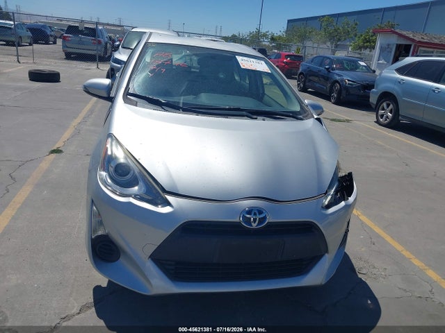 Toyota Prius C One 2015 JTDKDTB33F1581924 Image 14