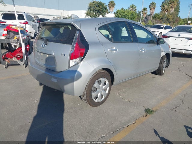 Toyota Prius C One 2015 JTDKDTB33F1581924 Image 4