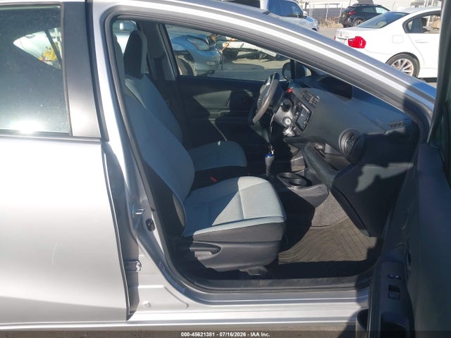 Toyota Prius C One 2015 JTDKDTB33F1581924 Image 5