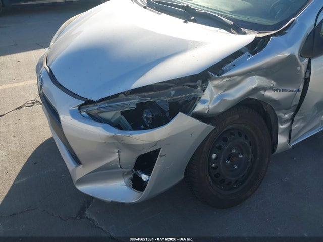 Toyota Prius C One 2015 JTDKDTB33F1581924 Image 13