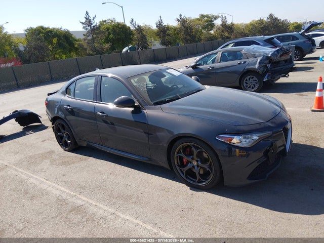Alfa Romeo Giulia Ti Sport Rwd 2019 ZARFAMBN0K7605904 zdjęcie główne