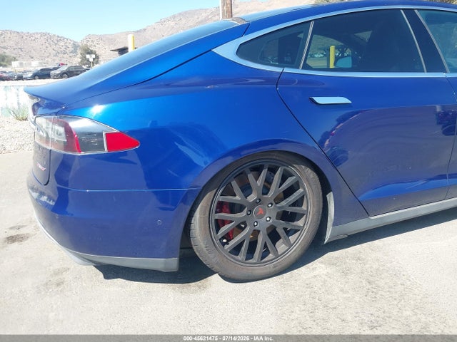 Продажа на аукционе авто 2015 Tesla Model S 85d/p85d, vin: 5YJSA1E4XFF102181, номер лота: 45621475