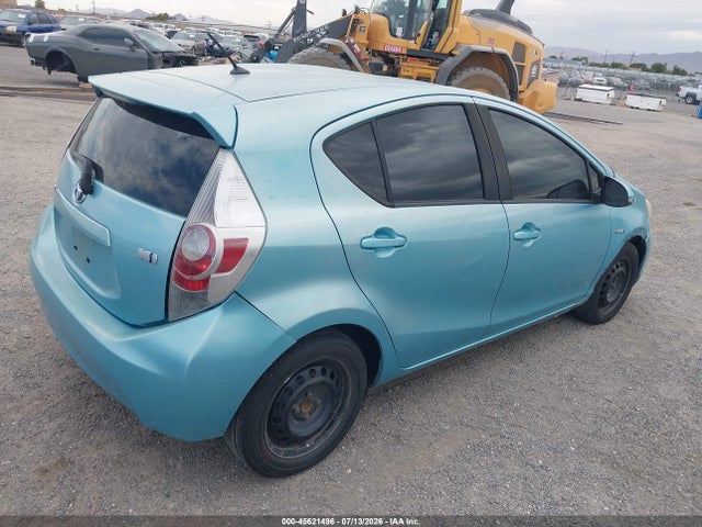 Toyota Prius C One 2014 JTDKDTB32E1067688 Image 4