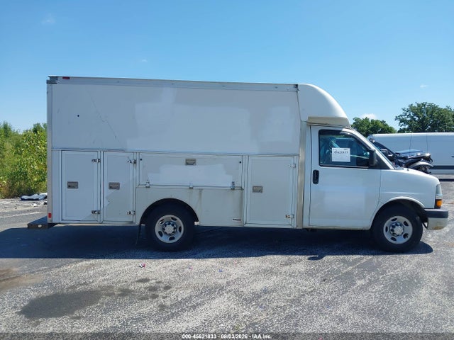 Chevrolet Express Cutaway Work Van 2018 1GB0GRFG0J1233414 Image 13
