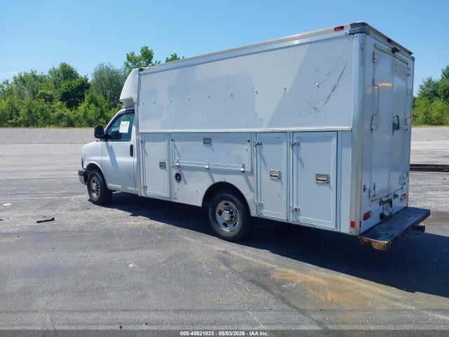 Chevrolet Express Cutaway Work Van 2018 1GB0GRFG0J1233414 Image 3