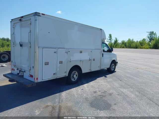 Chevrolet Express Cutaway Work Van 2018 1GB0GRFG0J1233414 Image 4