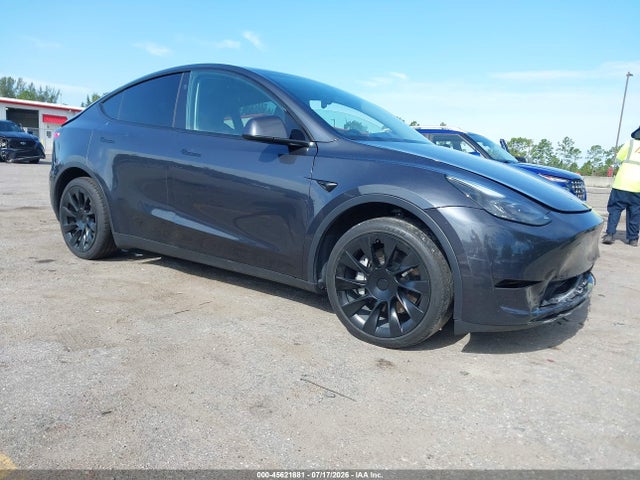 Tesla Model Y Long Range Dual Motor All-wheel Drive 2024 7SAYGDEE2RA317125 zdjęcie główne