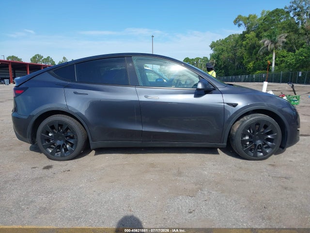 Продаж на аукціоні авто 2024 Tesla Model Y Long Range Dual Motor All-wheel Drive, vin: 7SAYGDEE2RA317125, номер лоту: 45621881