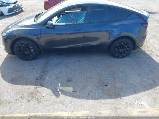 Продаж на аукціоні авто 2024 Tesla Model Y Long Range Dual Motor All-wheel Drive, vin: 7SAYGDEE2RA317125, номер лоту: 45621881